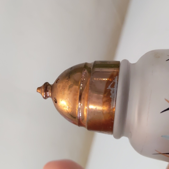 SOLD ETSYAtomic Mid Century Vintage Hazel Atlas Salt and Pepper Set - Picture 10 of 11